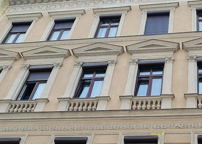 Old Apartman