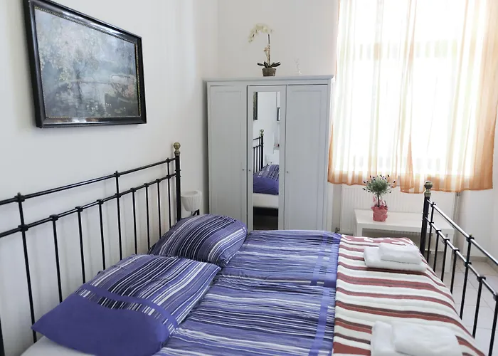 Old Apartman *