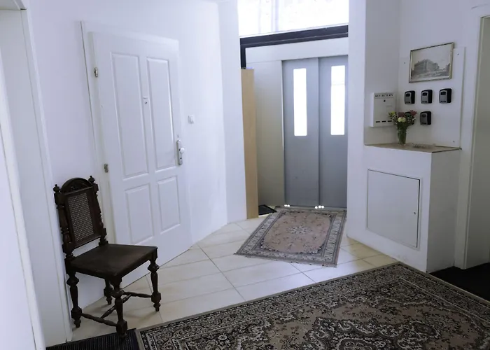 Apartment Old
