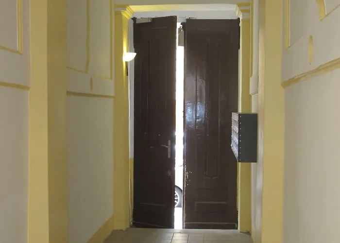 Old Apartman *